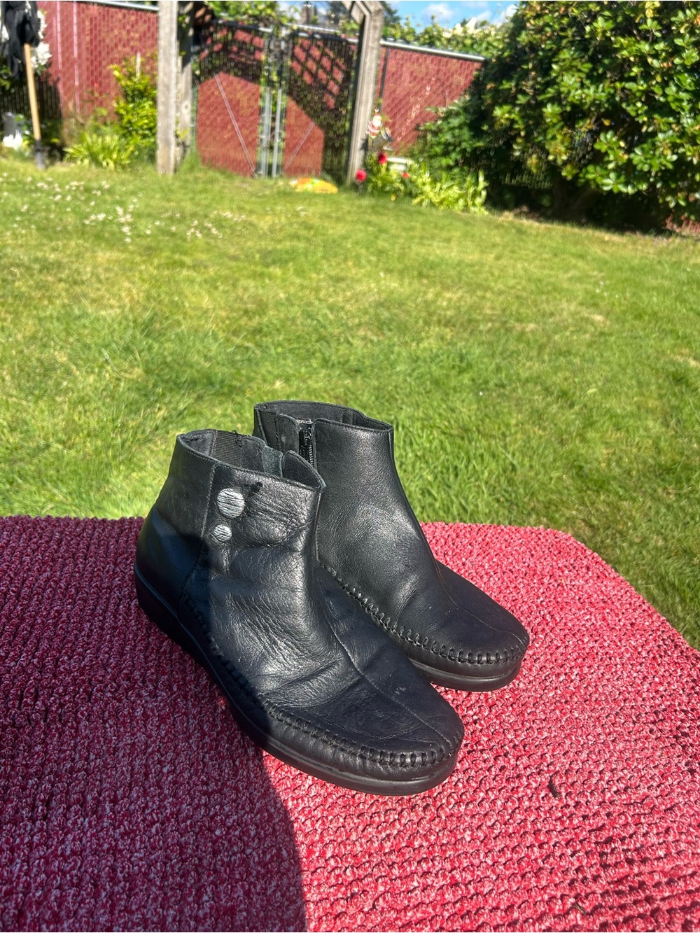 SAS Women's Jade TRIPAD Comfort Black Leather Zip Ankle Bootie Size 8.5WW